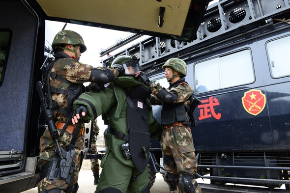 英國(guó)進(jìn)口MK5排爆服、SE153搜爆服各到貨20套！歡迎下單！