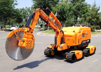 RXR-JM200GD消防破拆救援機器人 （4履帶、破拆機械臂、80國產(chǎn)消防水炮）